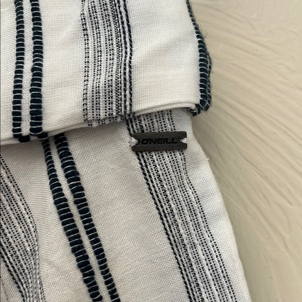 O'Neill Black and White Striped Pants - Picture 4 of 7